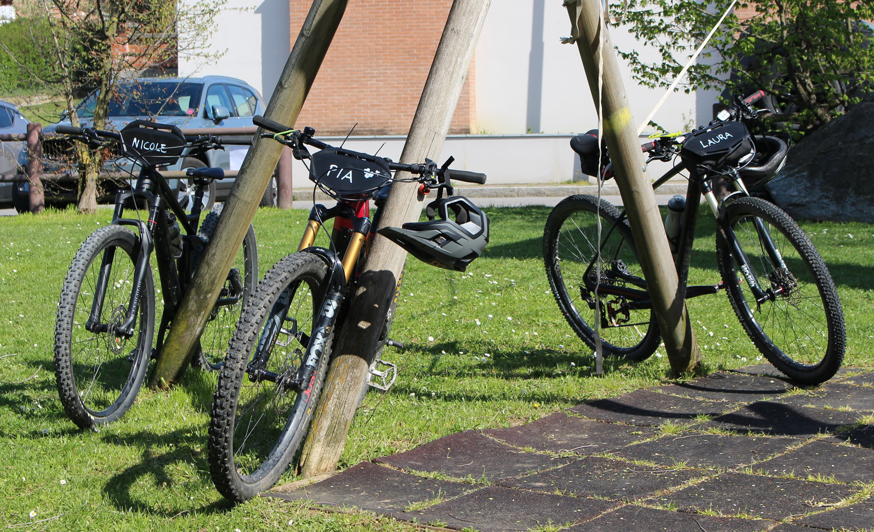 mtblady6.jpg (1.12 MB)