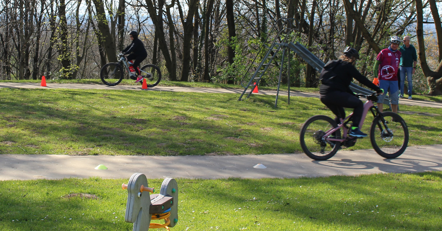 mtblady7.jpg (728 KB)