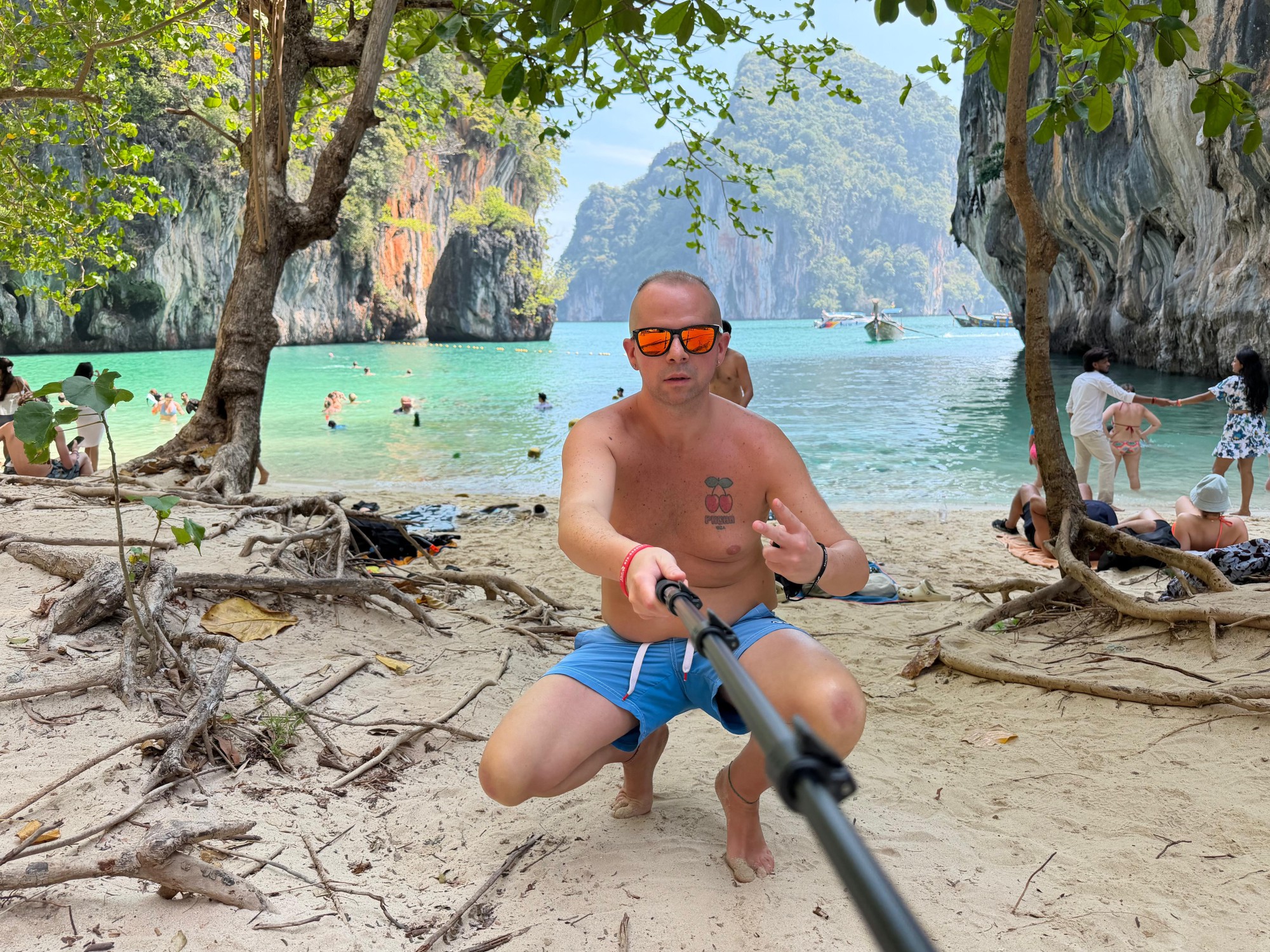 thailandiadisanto__2_.jpeg (990 KB)