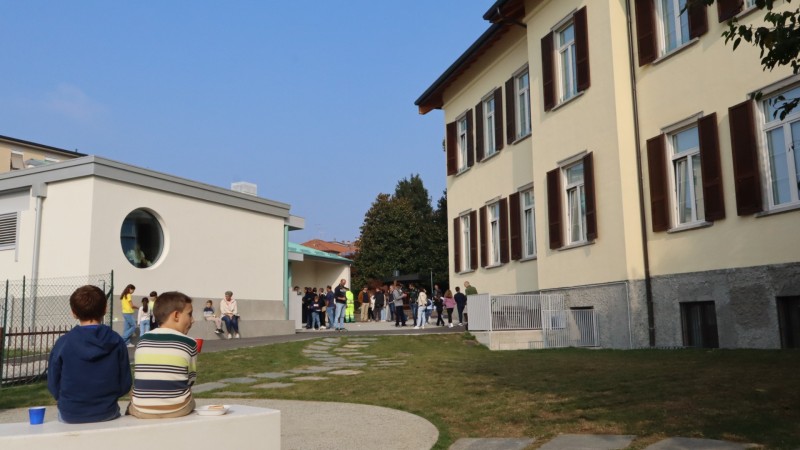 Barzago_inaugurazione-primaria-45.jpg (74 KB)