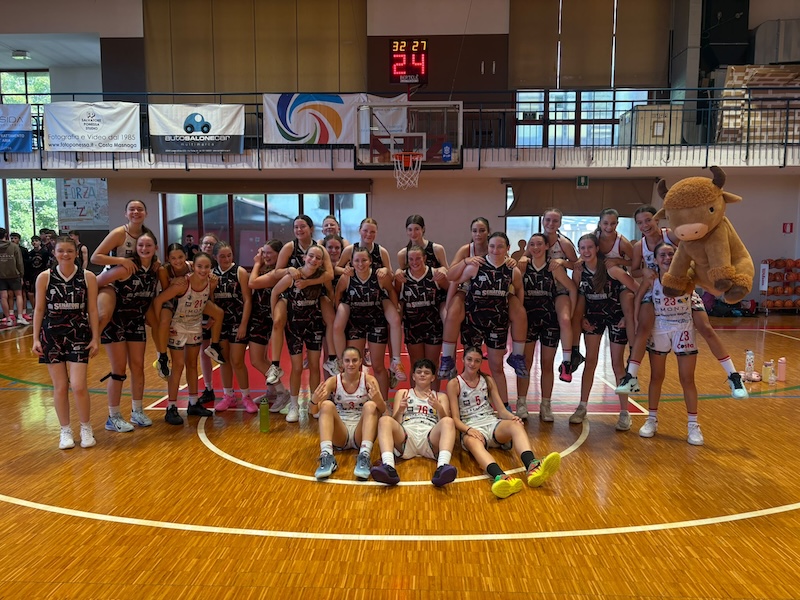 Costa_gemellaggio_basket3.jpg (254 KB)