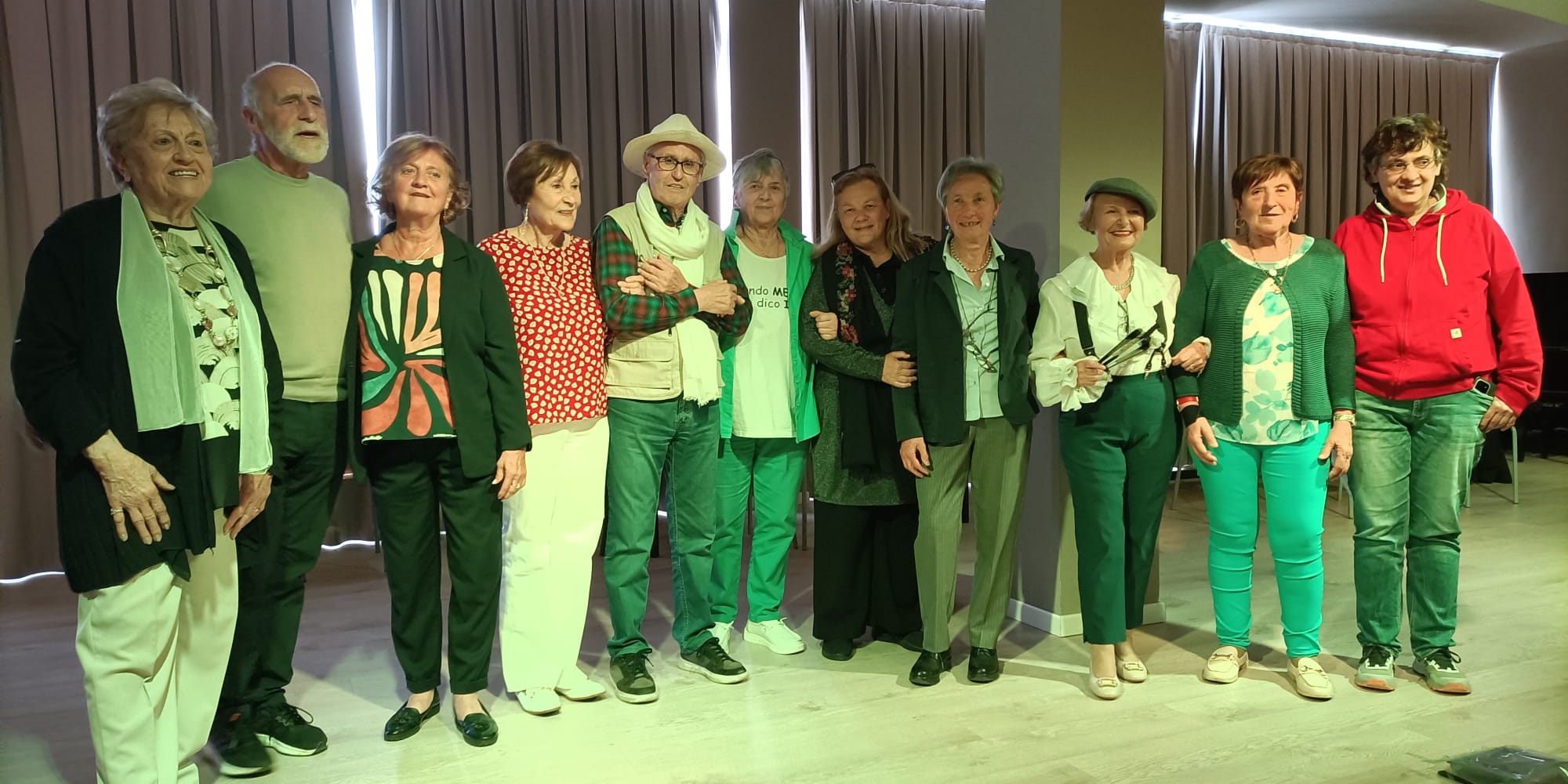 oggionoteatro1.jpg (624 KB)