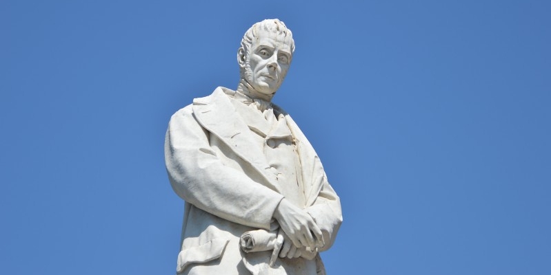 Bellano_monumento_a_Tommaso_Grossi__2_.JPG (65 KB)
