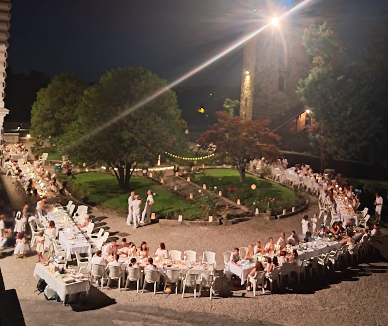 Costa_cena_bianco00005.JPG (193 KB)