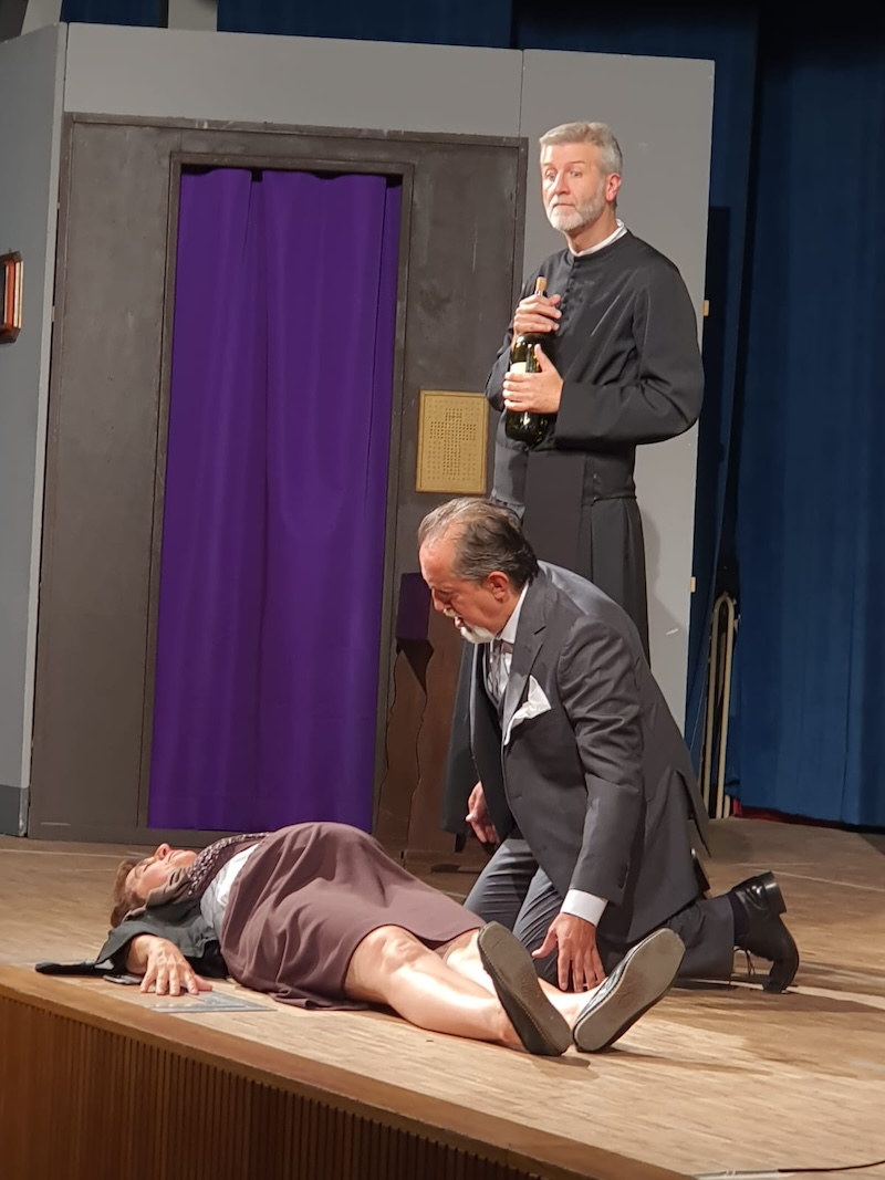 Nibionno_teatro_teca00002.jpg (184 KB)