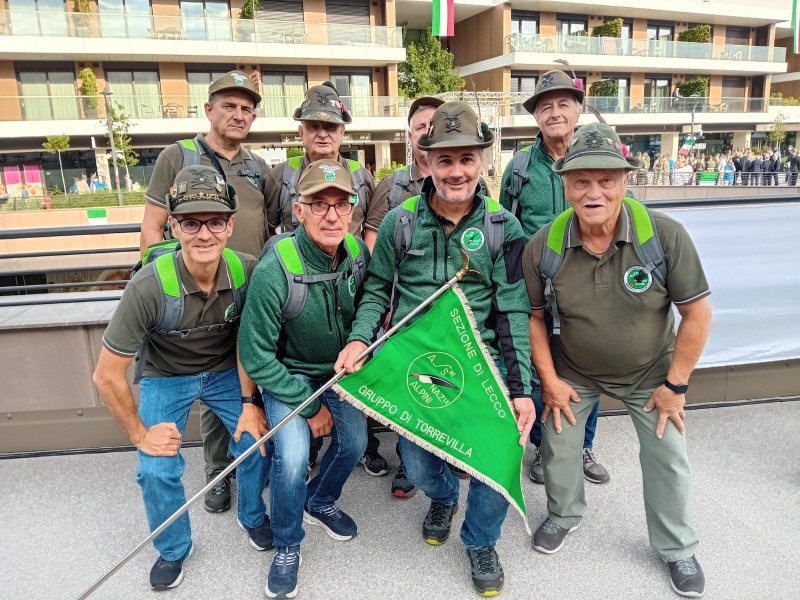 alpinitorrevilla_bg.jpg (167 KB)