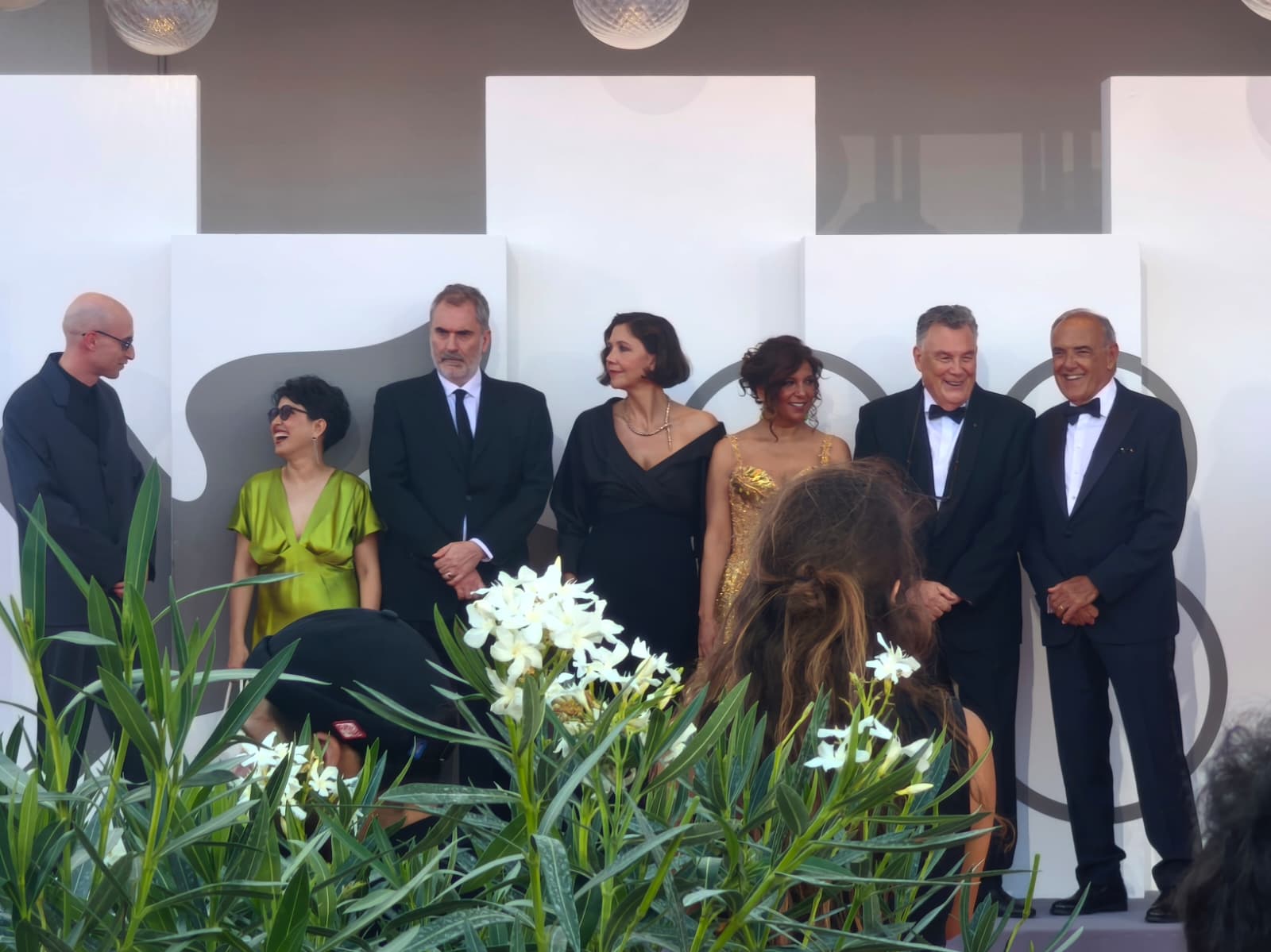 la_giuria_del_concorso_con_il_direttore_barber.jpeg (147 KB)