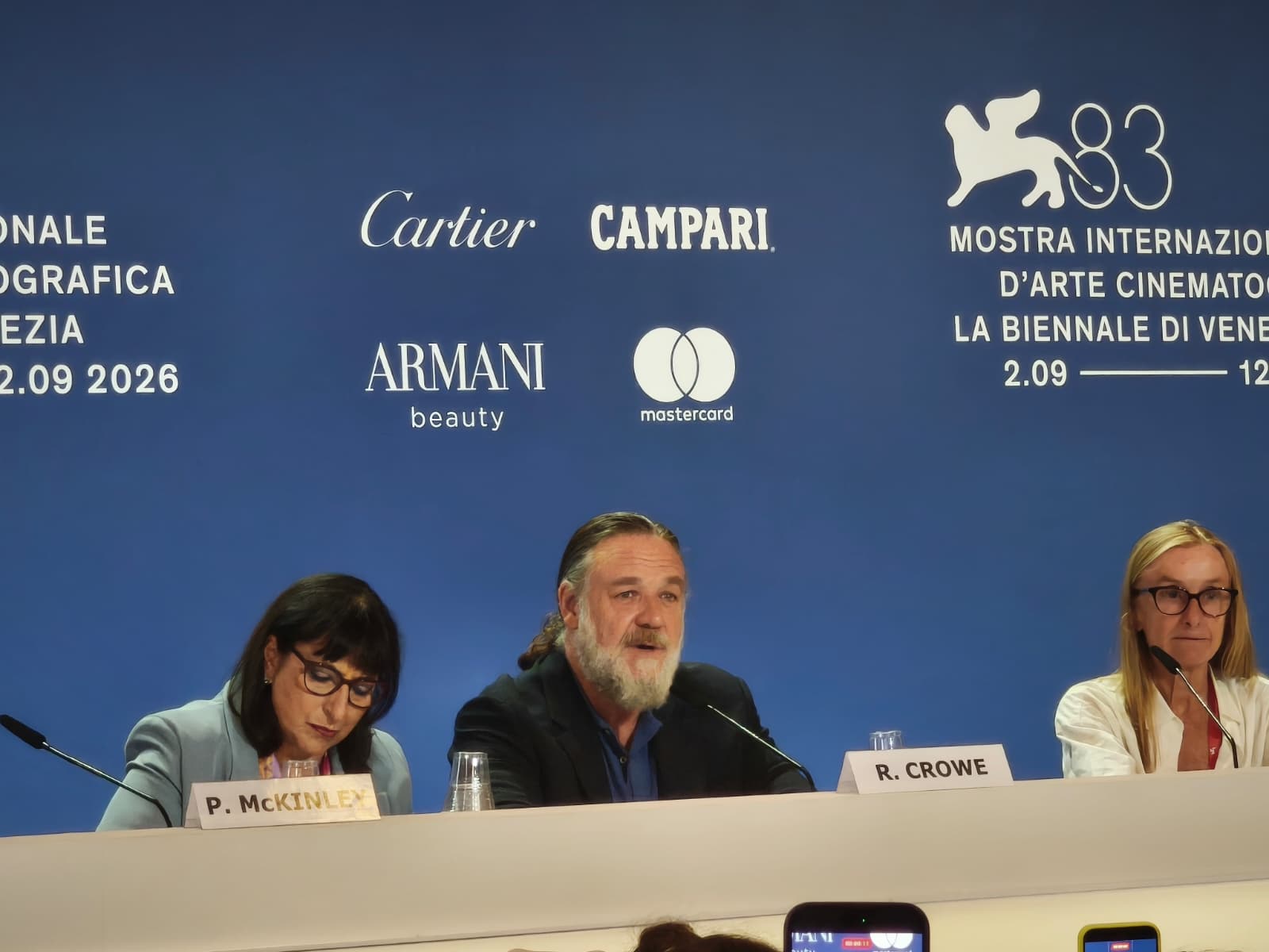 russel_crowe_durante_la_conferenza_stampa.jpeg (95 KB)