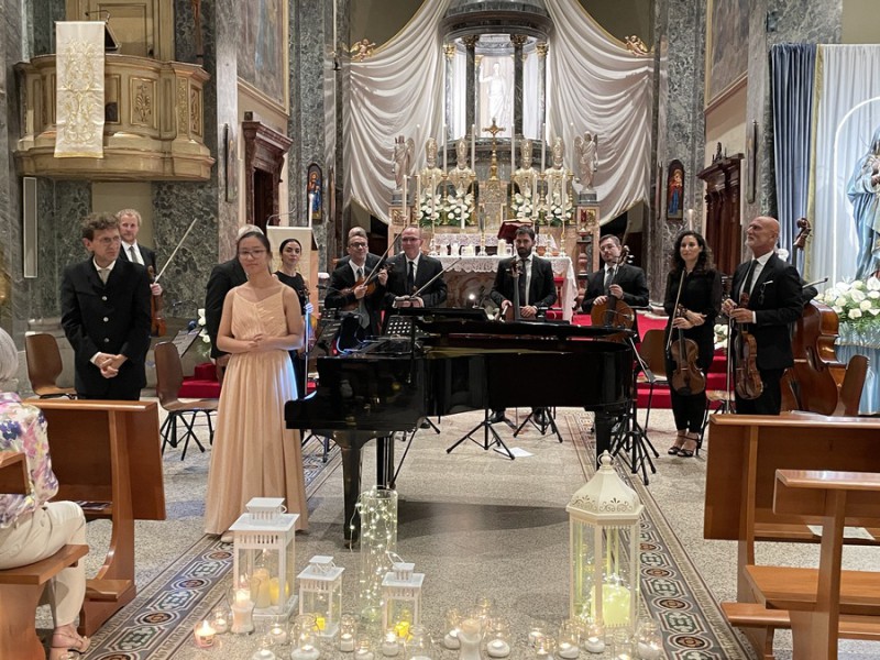 La_Filarmonica_Ettore_Pozzoli_insieme_a_He_Jun_Li.jpg (163 KB)