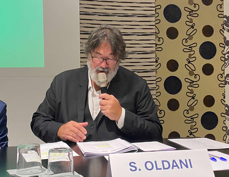 conferenza_artigianato16.jpg (66 KB)