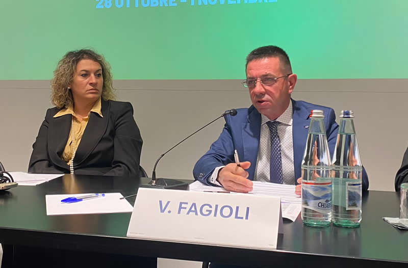 conferenza_artigianato5.jpg (40 KB)