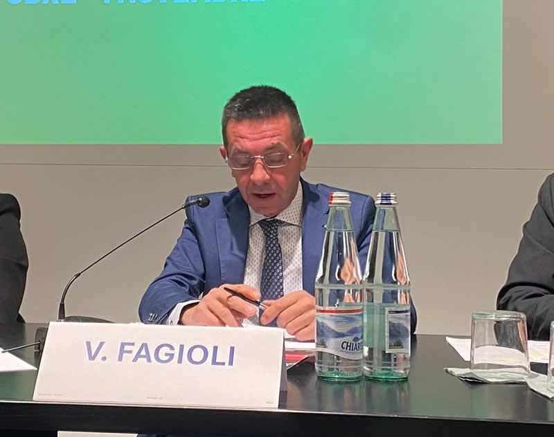 conferenza_artigianato6.jpg (42 KB)