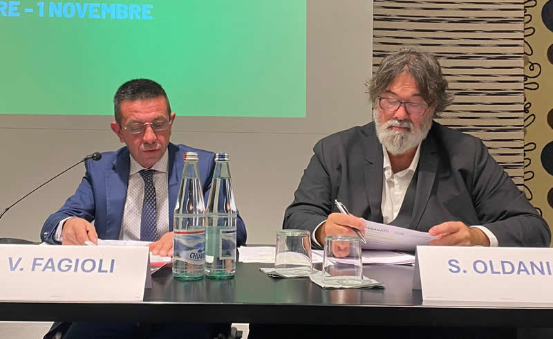conferenza_artigianato7.jpg (49 KB)