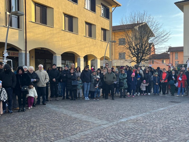 Bulciago  la piazza del natale 24 10
