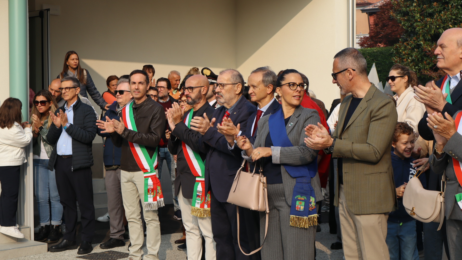 Barzago_inaugurazione-primaria-10.jpg (501 KB)