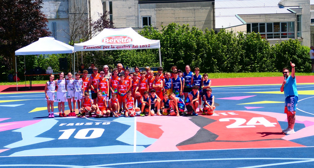 barzanomemorialbasket0012.jpg (781 KB)