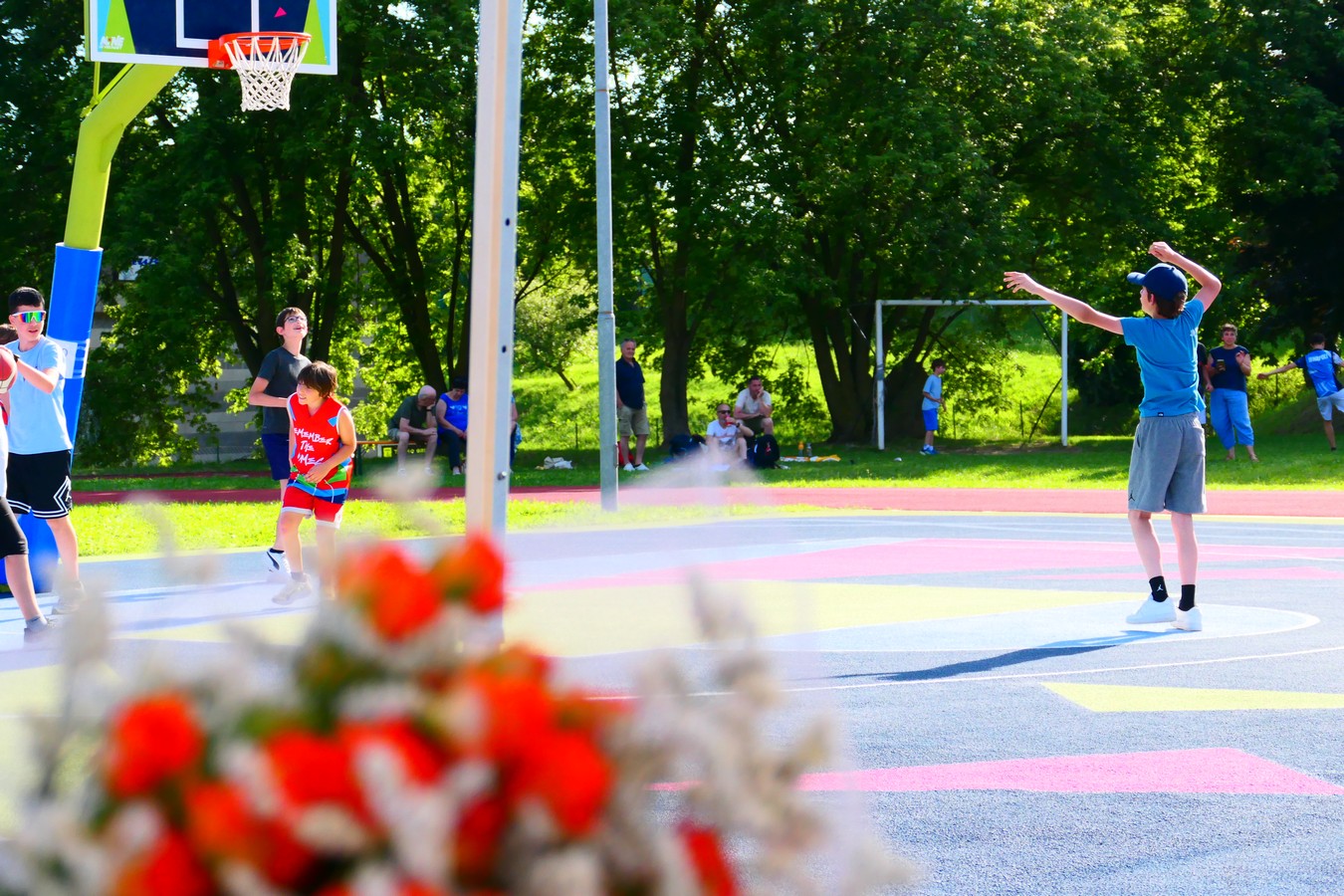 barzanomemorialbasket0031.jpg (420 KB)