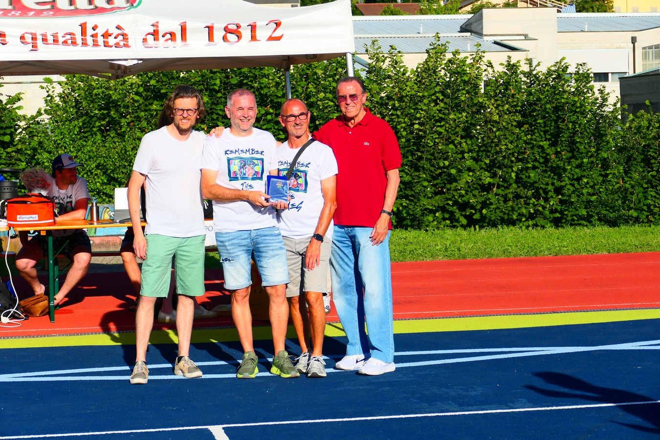 barzanomemorialbasket0061.jpg (495 KB)