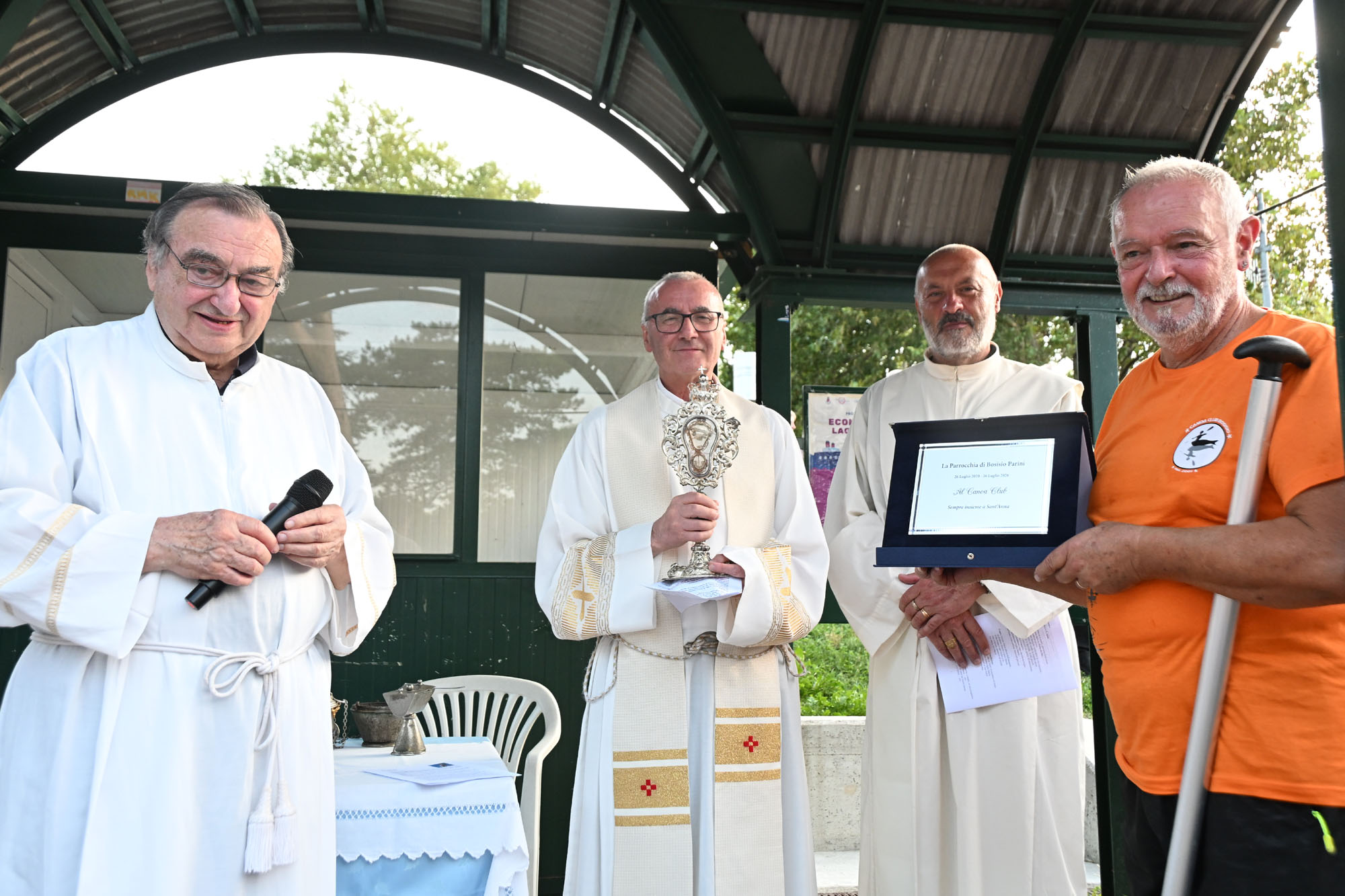 PROCESSIONE_SUL_LAGO_30.jpg (356 KB)