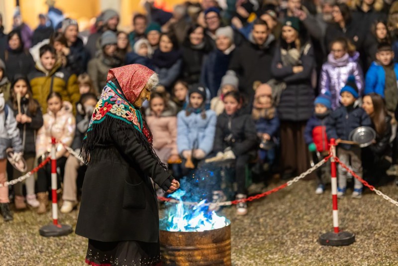 Giubiana contra in festa  14 .