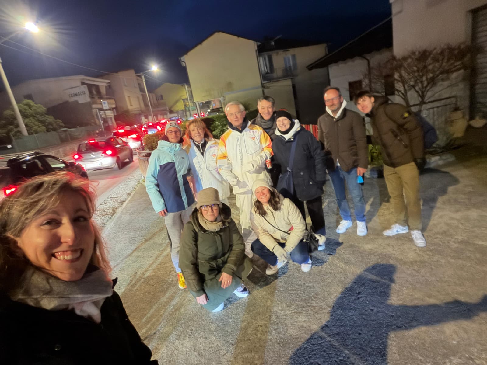 parte del gruppo in supporto dei due monticellesi.