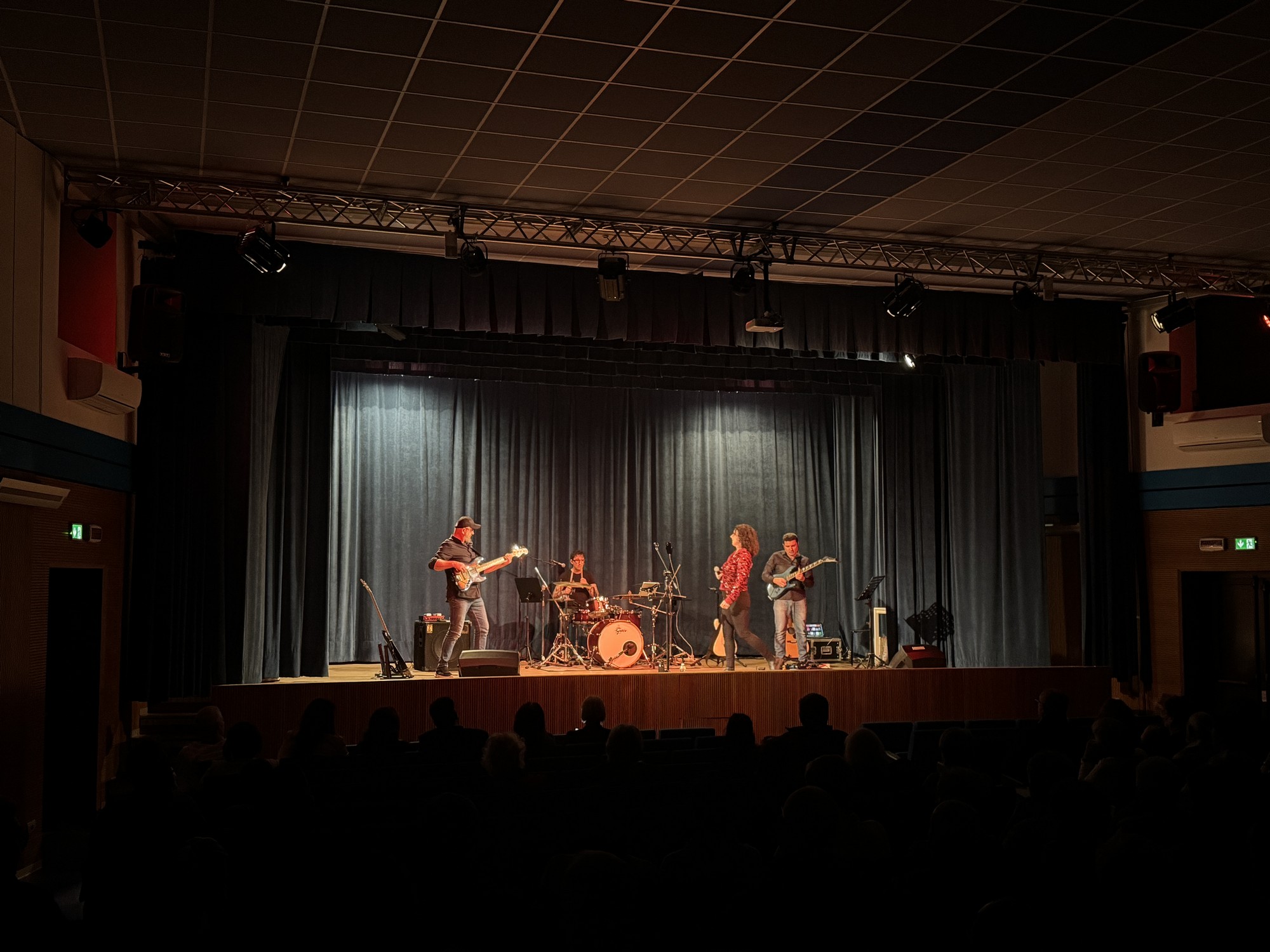 IMG_2429.jpg (448 KB)